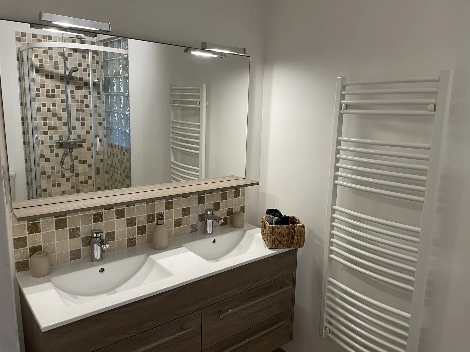 Salle de bain douche Villa des 3 sources